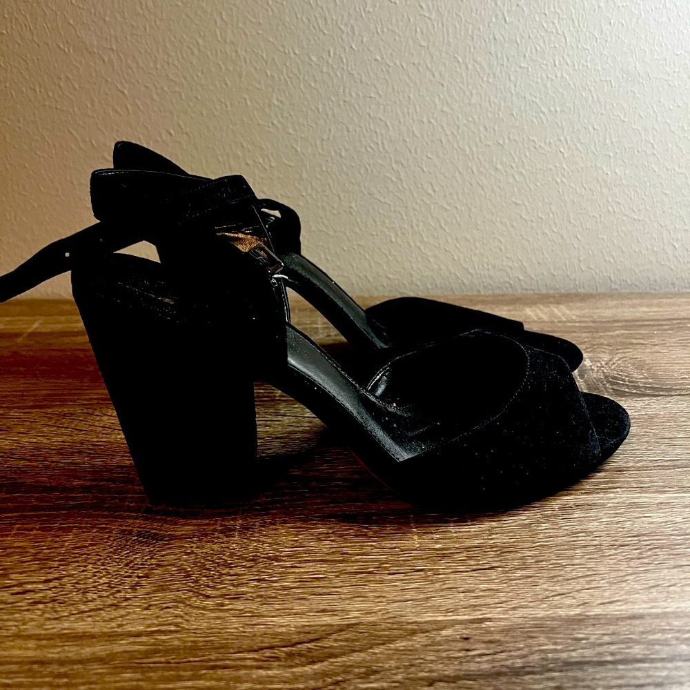 Gianni Bini Black Heels